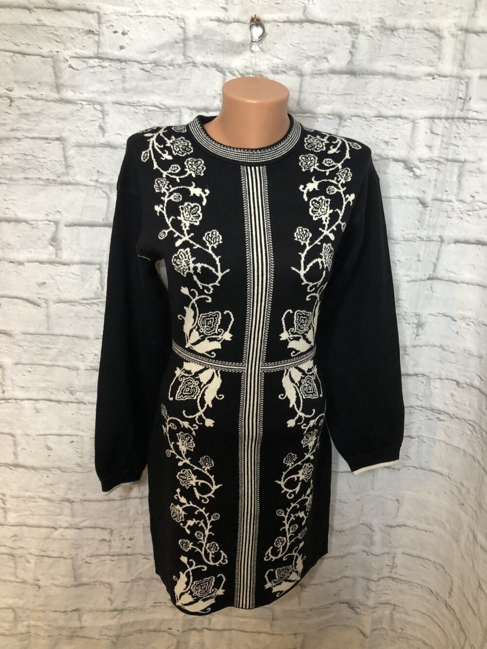 ZOE AND CLAIRE Black White Floral Knit Sweater Dress Long Sleeve Size Small